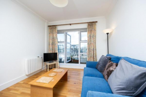 Flat w/ Balcony & Canal view - 4min to station